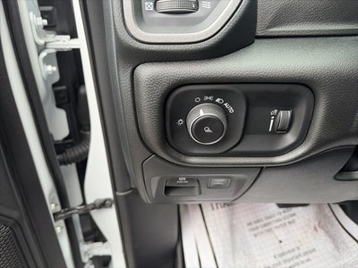 2025 RAM Ram 1500 RAM 1500 TRADESMAN CREW CAB 4X4 5'7' BOX