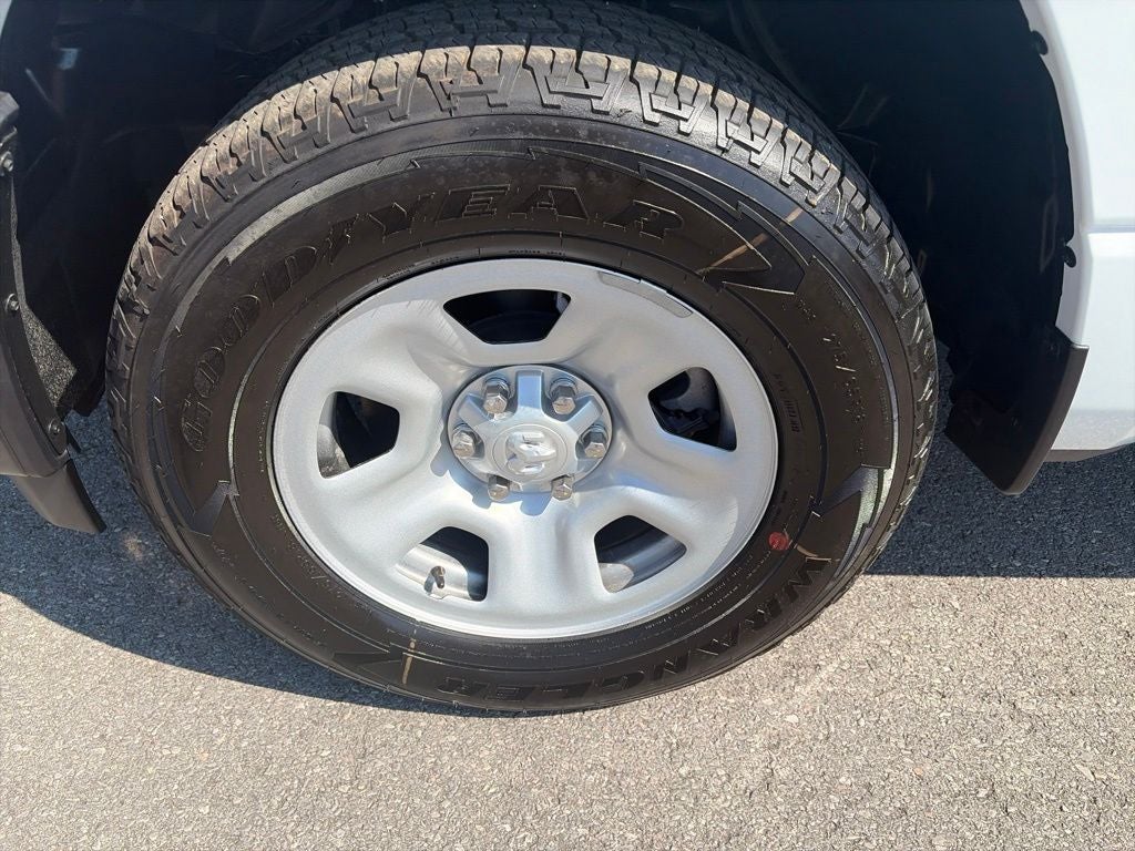 2027 RAM Ram 1500 RAM 1500 TRADESMAN CREW CAB 4X4 5'7' BOX