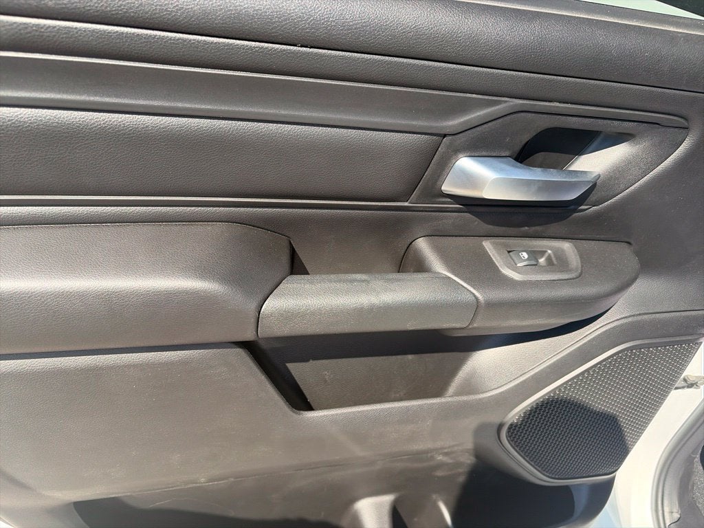2027 RAM Ram 1500 RAM 1500 TRADESMAN CREW CAB 4X4 5'7' BOX