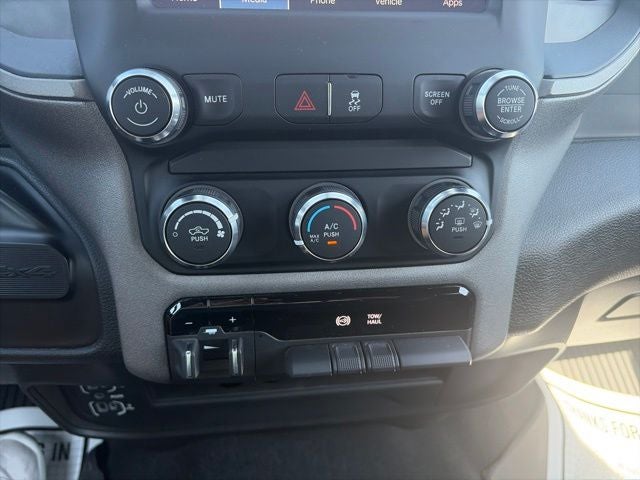 2024 RAM 2500 Tradesman Crew Cab 4x4 6'4' Box