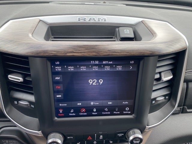 2020 RAM 2500 Laramie Crew Cab 4X4 6'4' Box