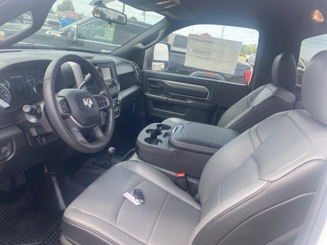 2024 RAM 3500 Chassis Tradesman/SLT