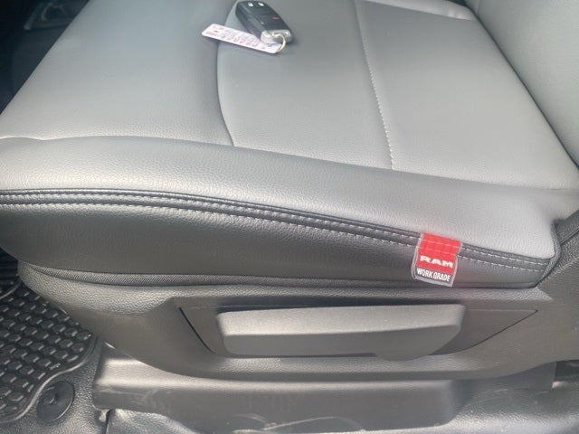 2024 RAM 3500 Chassis Tradesman/SLT