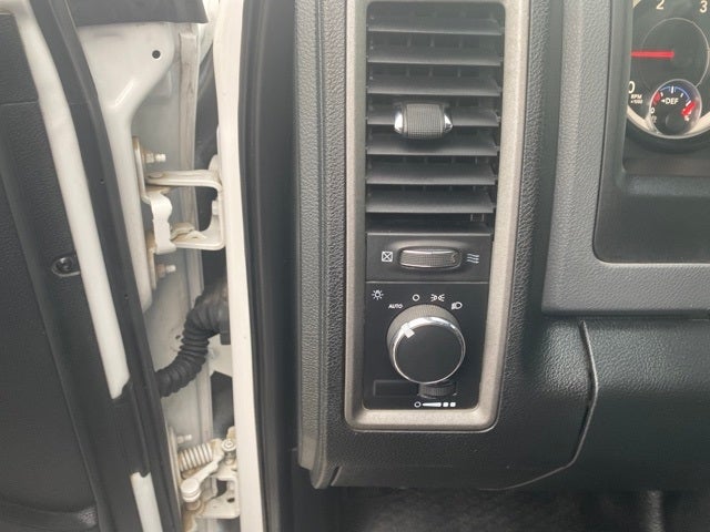 2015 RAM 3500 Chassis Tradesman/SLT/Laramie