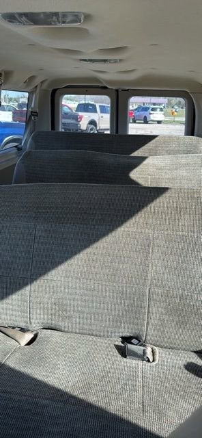 2004 Ford Econoline Wagon XL