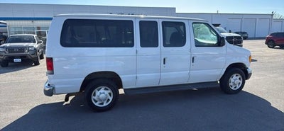 2004 Ford Econoline Wagon XL
