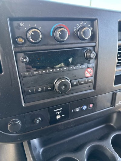 2023 Chevrolet Express Passenger 3500 1LS