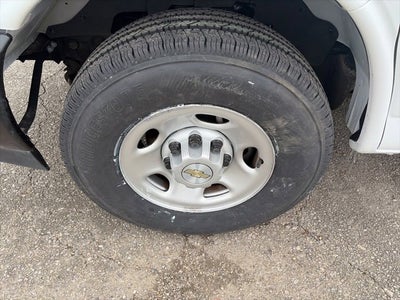 2023 Chevrolet Express Passenger 3500 1LS