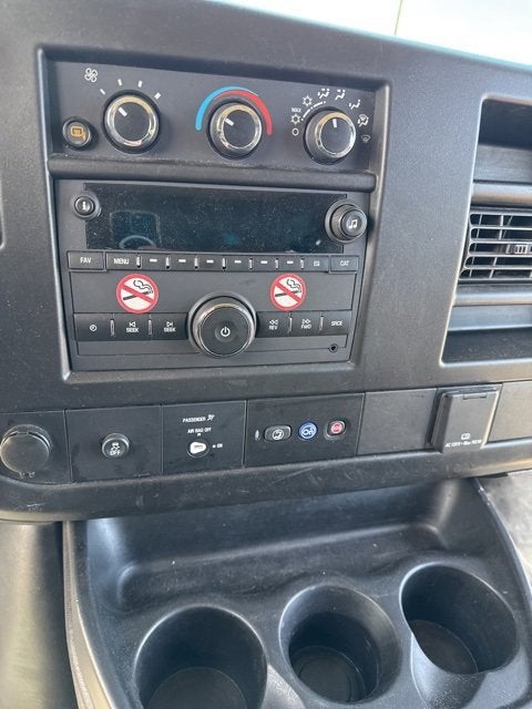 2023 Chevrolet Express Passenger 3500 1LS