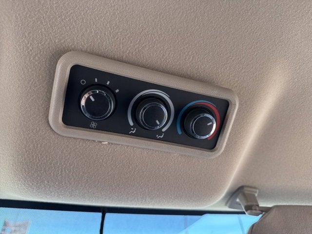 2023 Chevrolet Express Passenger 3500 1LS