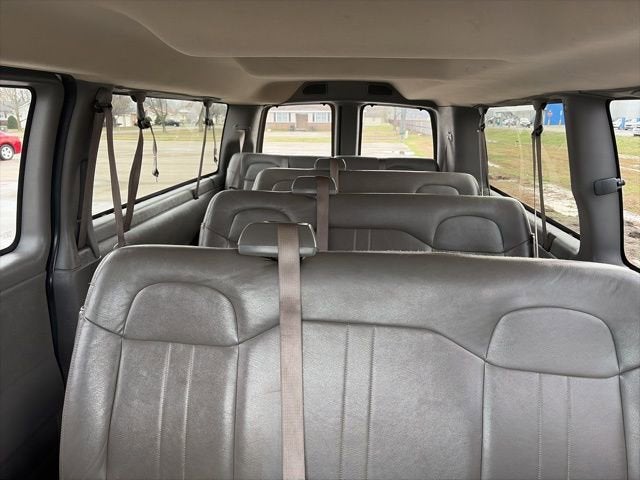 2023 Chevrolet Express Passenger 3500 1LS