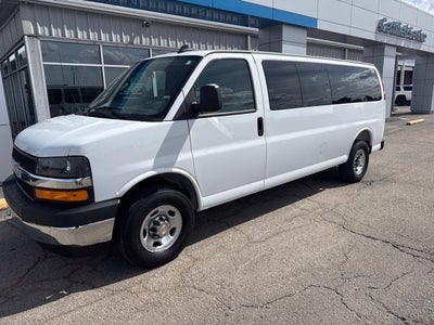 2025 Chevrolet Express Passenger 1LT