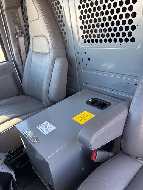 2025 Chevrolet Express Cargo 3500 WT