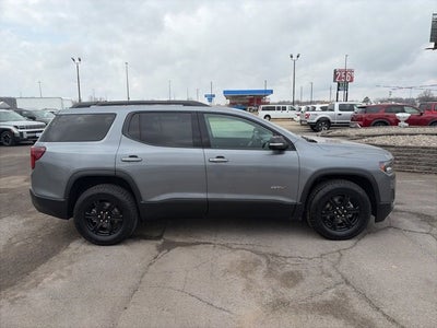 2022 GMC Acadia AT4