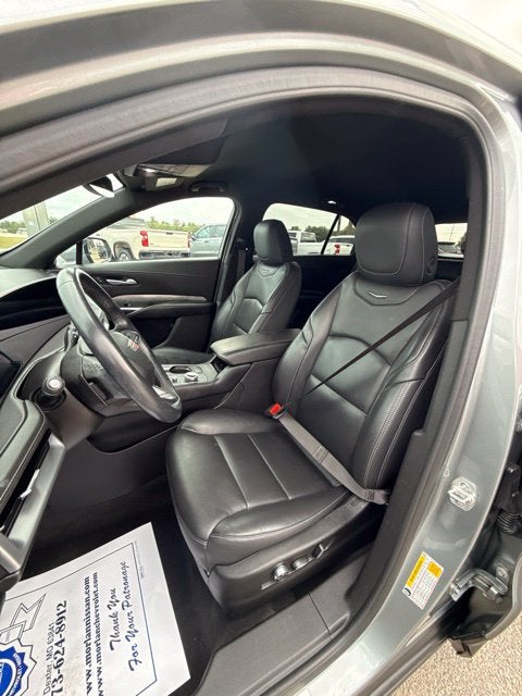 2025 Cadillac XT4 Premium Luxury