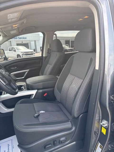 2024 Nissan Titan SV