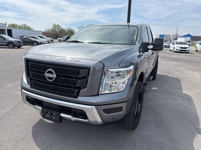 2024 Nissan Titan SV