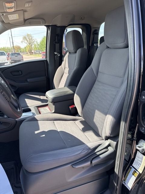 2022 Nissan Frontier S