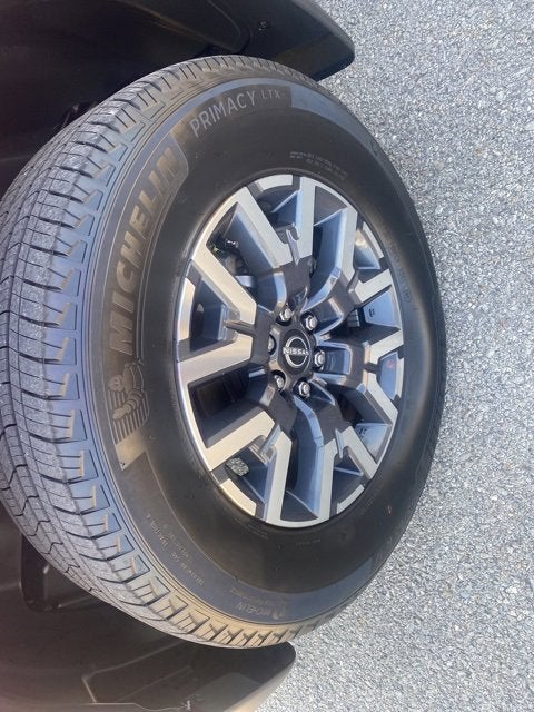 2024 Nissan Frontier SL