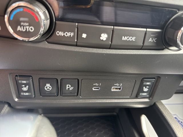 2024 Nissan Frontier SV