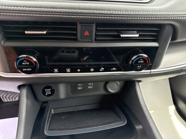 2025 Nissan Rogue SV