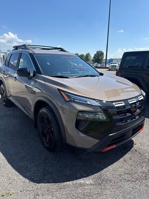 2025 Nissan Rogue Rock Creek