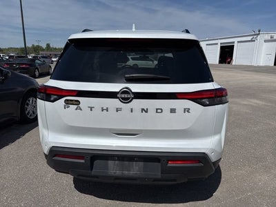 2025 Nissan Pathfinder SV