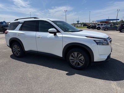2025 Nissan Pathfinder SV