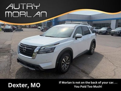 2025 Nissan Pathfinder SL