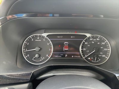 2025 Nissan Pathfinder SL