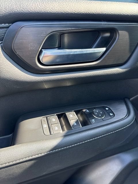 2025 Nissan Armada SV