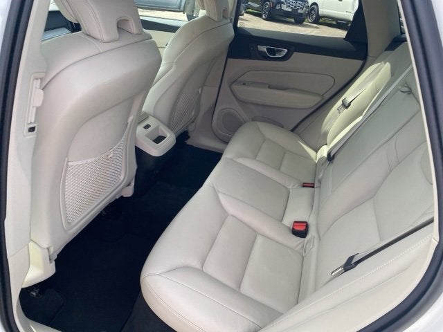 2023 Volvo XC60 Plus Bright Theme