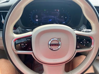 2023 Volvo XC60 Plus Bright Theme