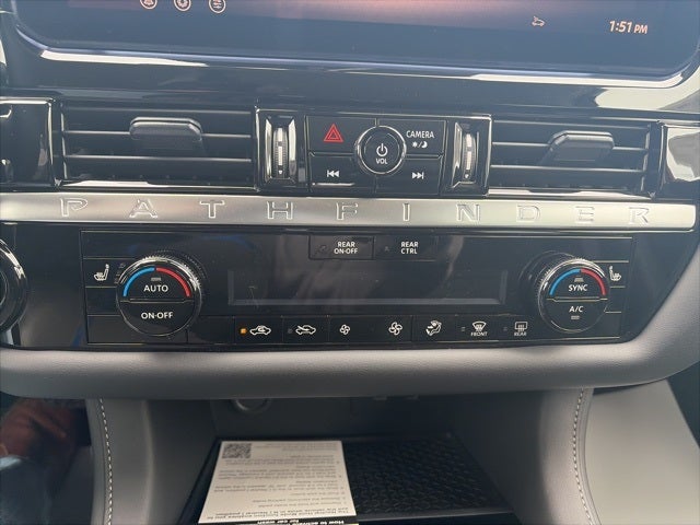 2026 Nissan Pathfinder SV