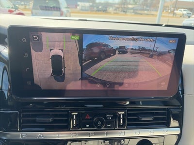 2026 Nissan Pathfinder SL