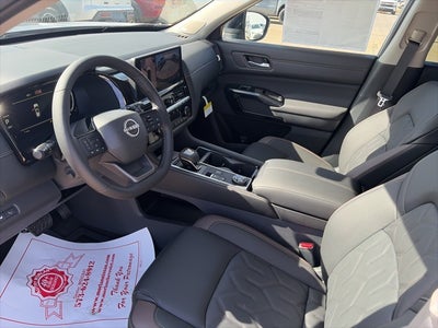 2026 Nissan Pathfinder Platinum