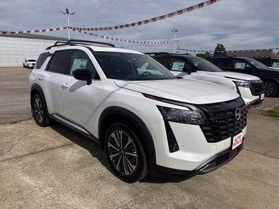 2026 Nissan Pathfinder Platinum