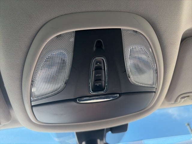 2017 Chrysler 200 Limited