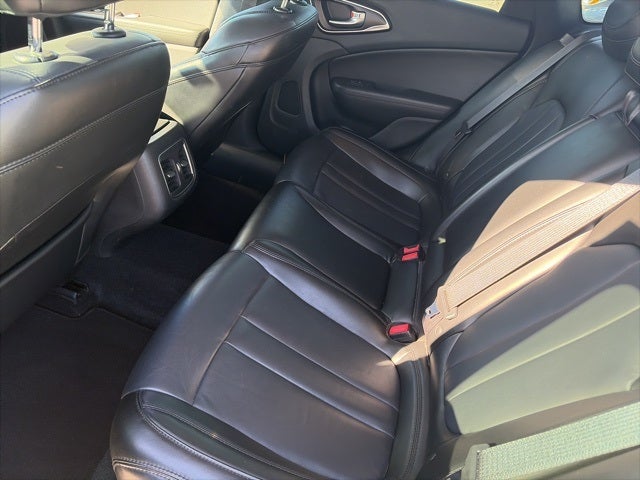 2017 Chrysler 200 Limited