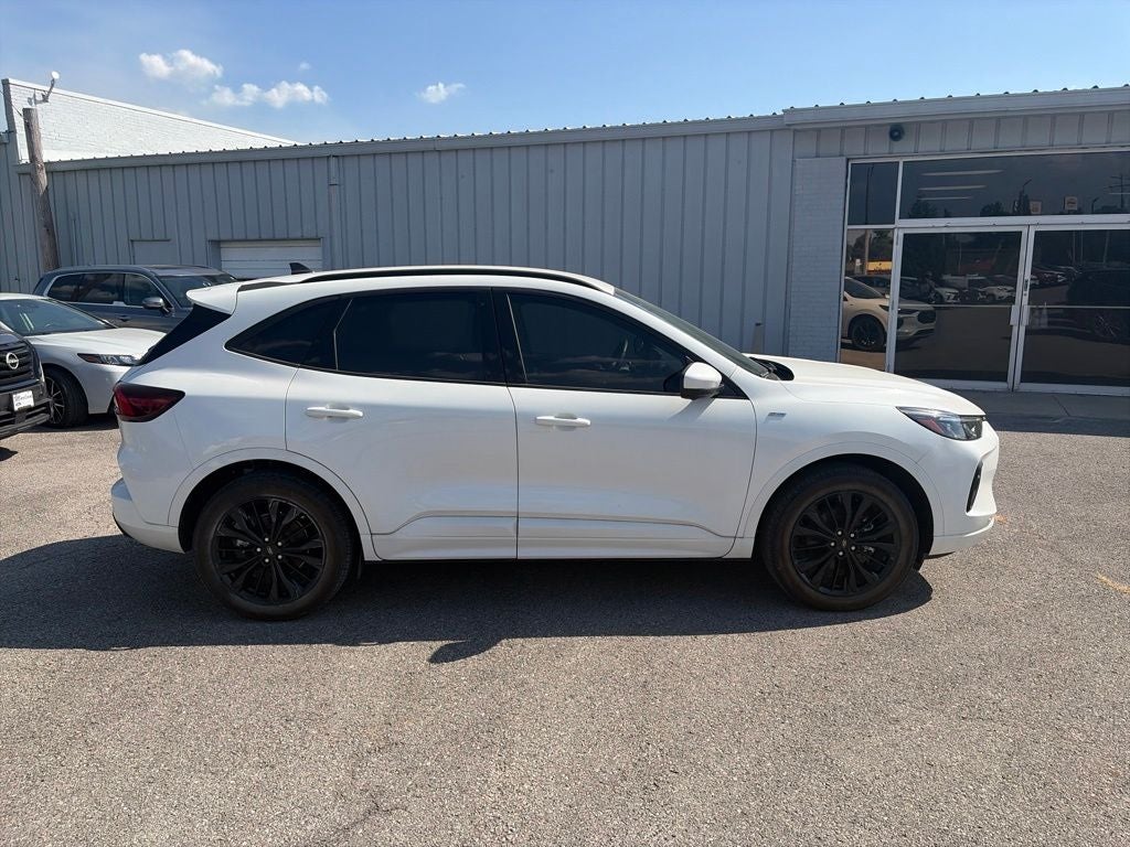 2025 Ford Escape Hybrid ST-Line Elite