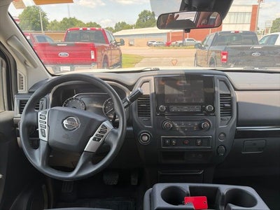 2022 Nissan Titan SV