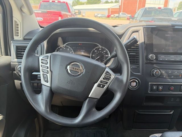 2022 Nissan Titan SV