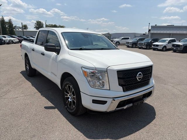 2022 Nissan Titan SV