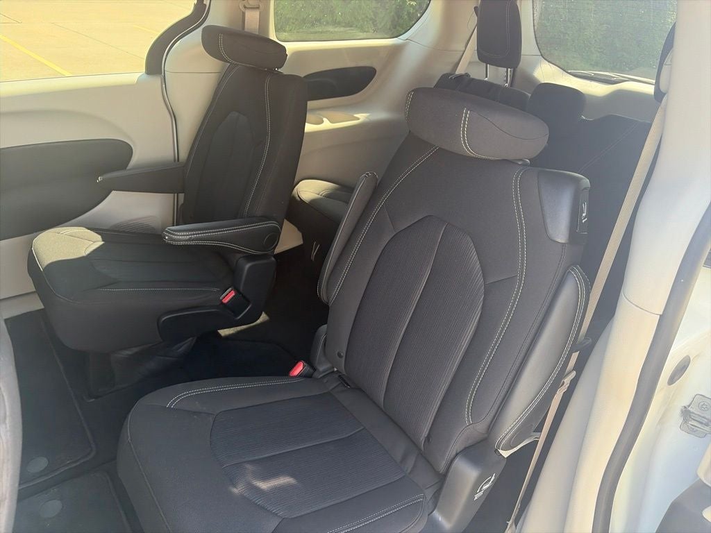 2024 Chrysler Voyager LX