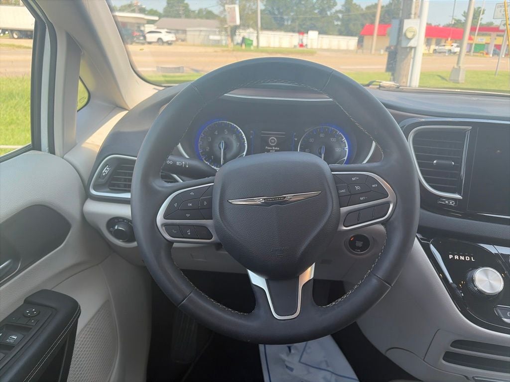 2024 Chrysler Voyager LX