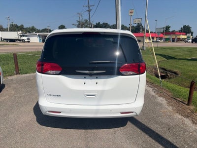 2024 Chrysler Voyager LX