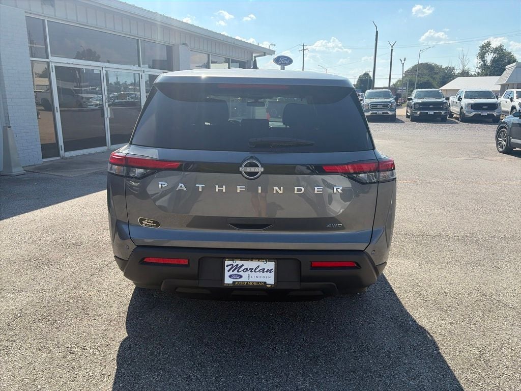 2025 Nissan Pathfinder S