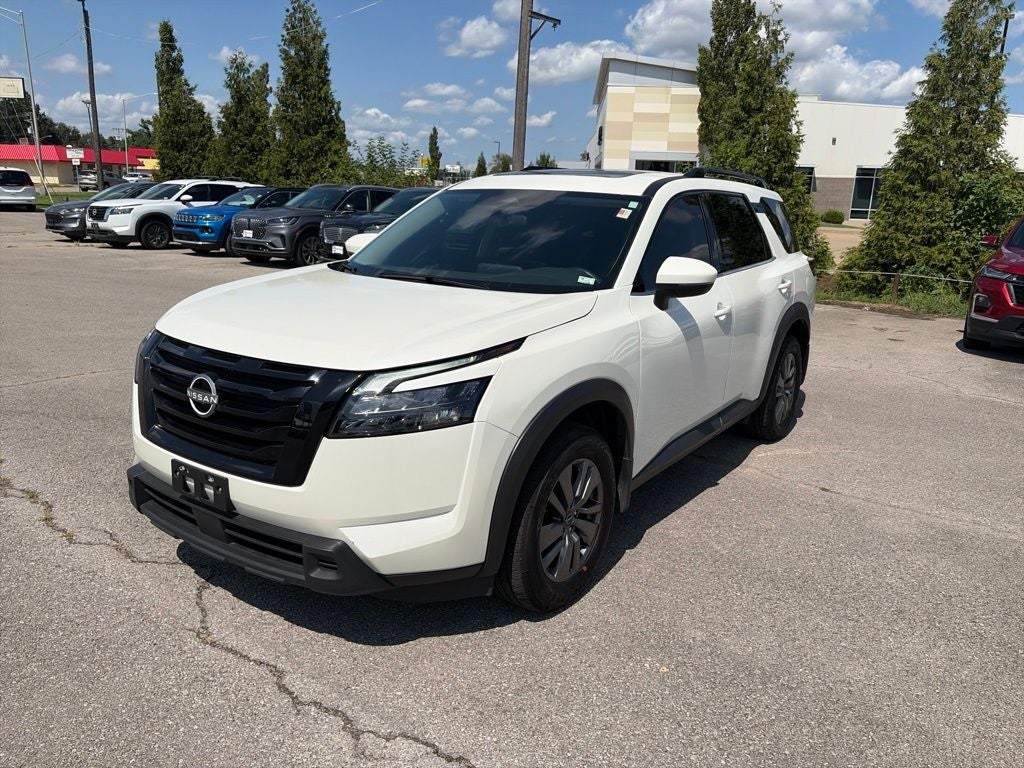 2024 Nissan Pathfinder SV