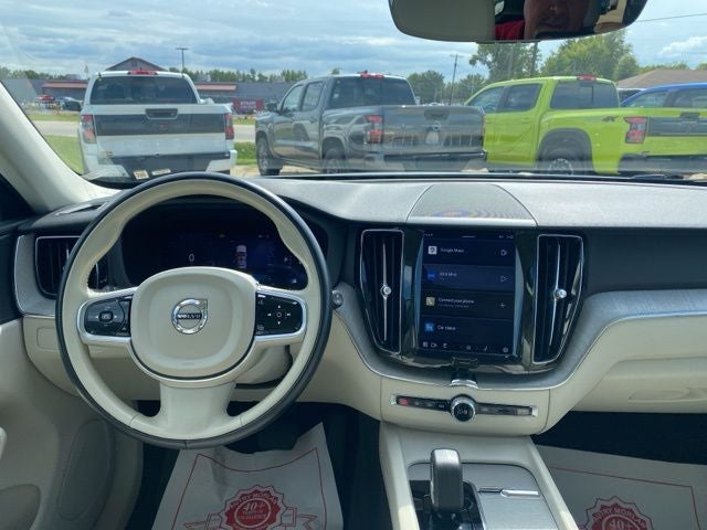 2023 Volvo XC60 B5 Plus Bright Theme