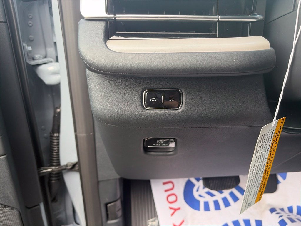 2027 Lincoln Navigator Premiere